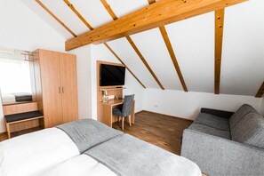 Premium bedding, in-room safe, desk, soundproofing