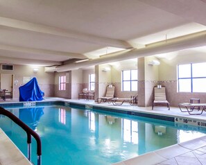 Sisäuima-allas, ulkouima-allas