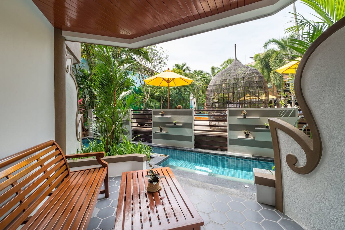 Deluxe Jacuzzi Pool | วิวจากห้องพัก