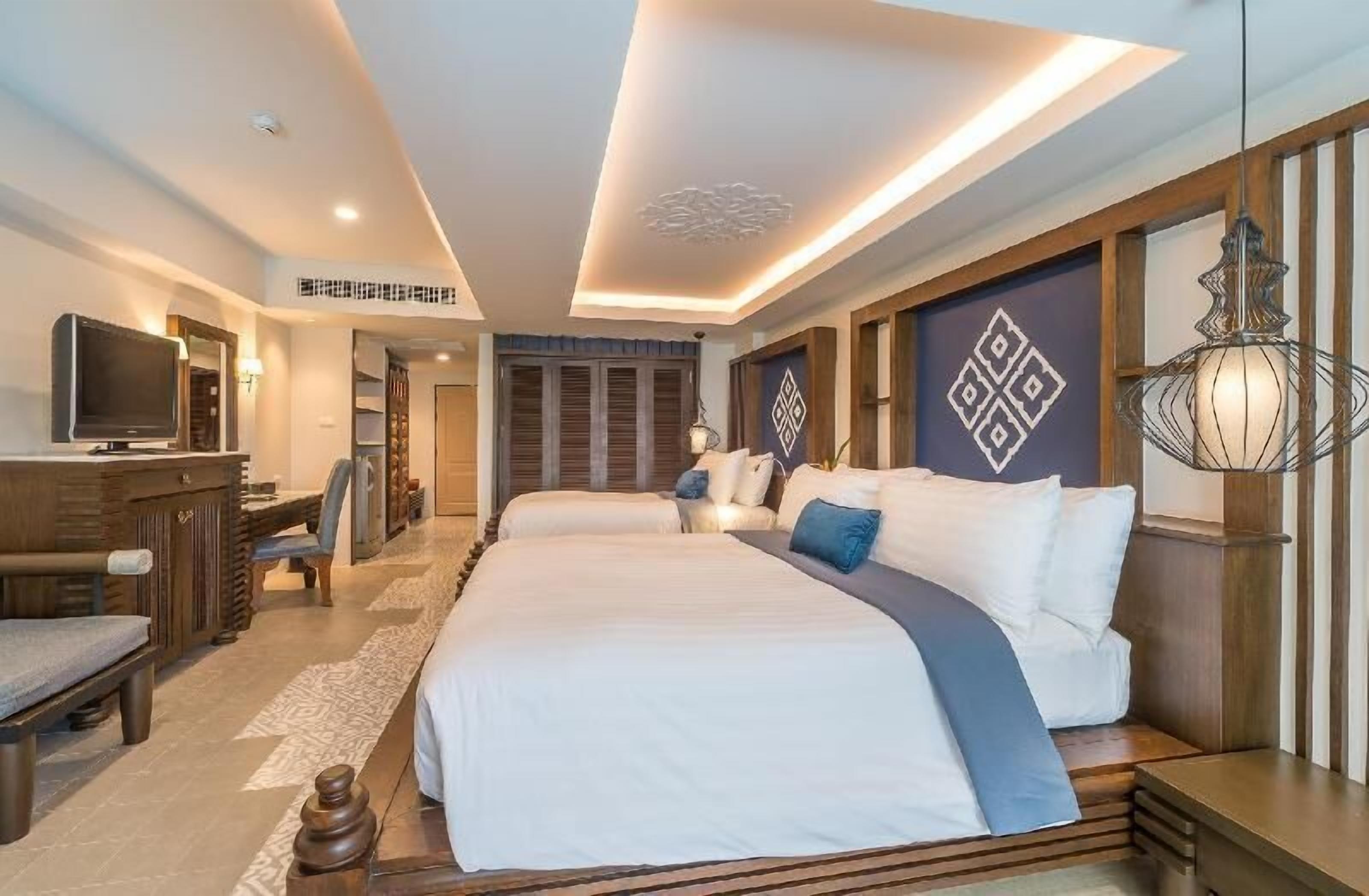 Free minibar items, in-room safe, desk, soundproofing