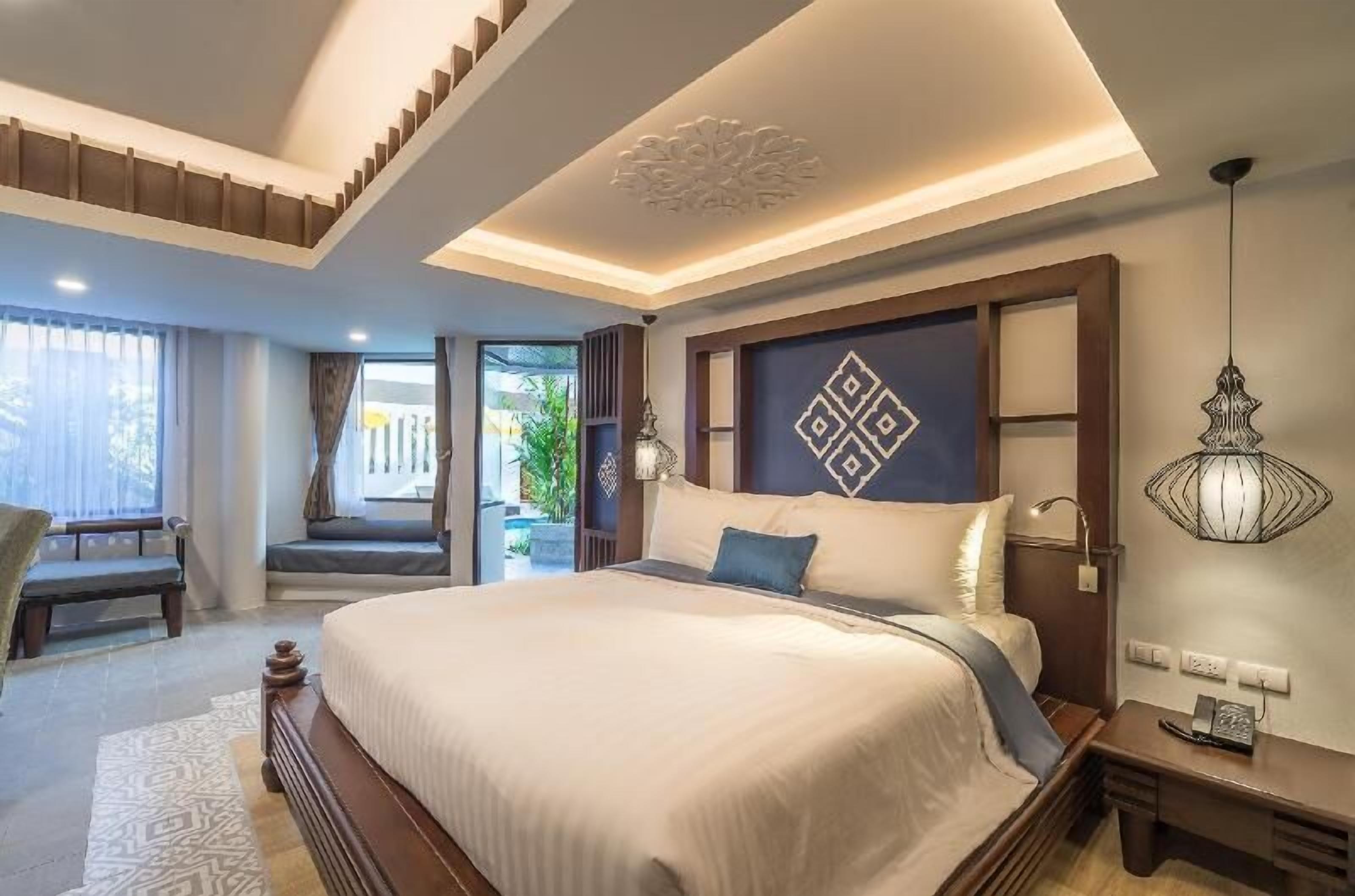 Free minibar items, in-room safe, desk, soundproofing