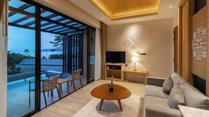 Pool Villa | มินิบาร์ฟรีบางอย่าง, ตู้นิรภัยในห้องพัก, โต๊ะทำงาน, ห้องเก็บเสียง