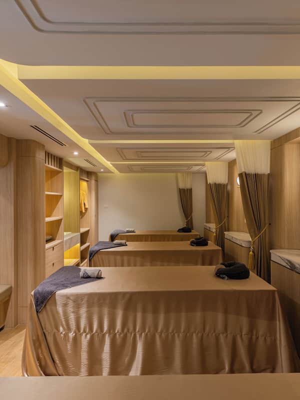 Body treatments, aromatherapy, Thai massages, body wraps, body scrubs