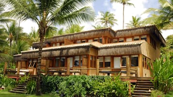 Premium bedding, pillow-top beds, minibar, in-room safe