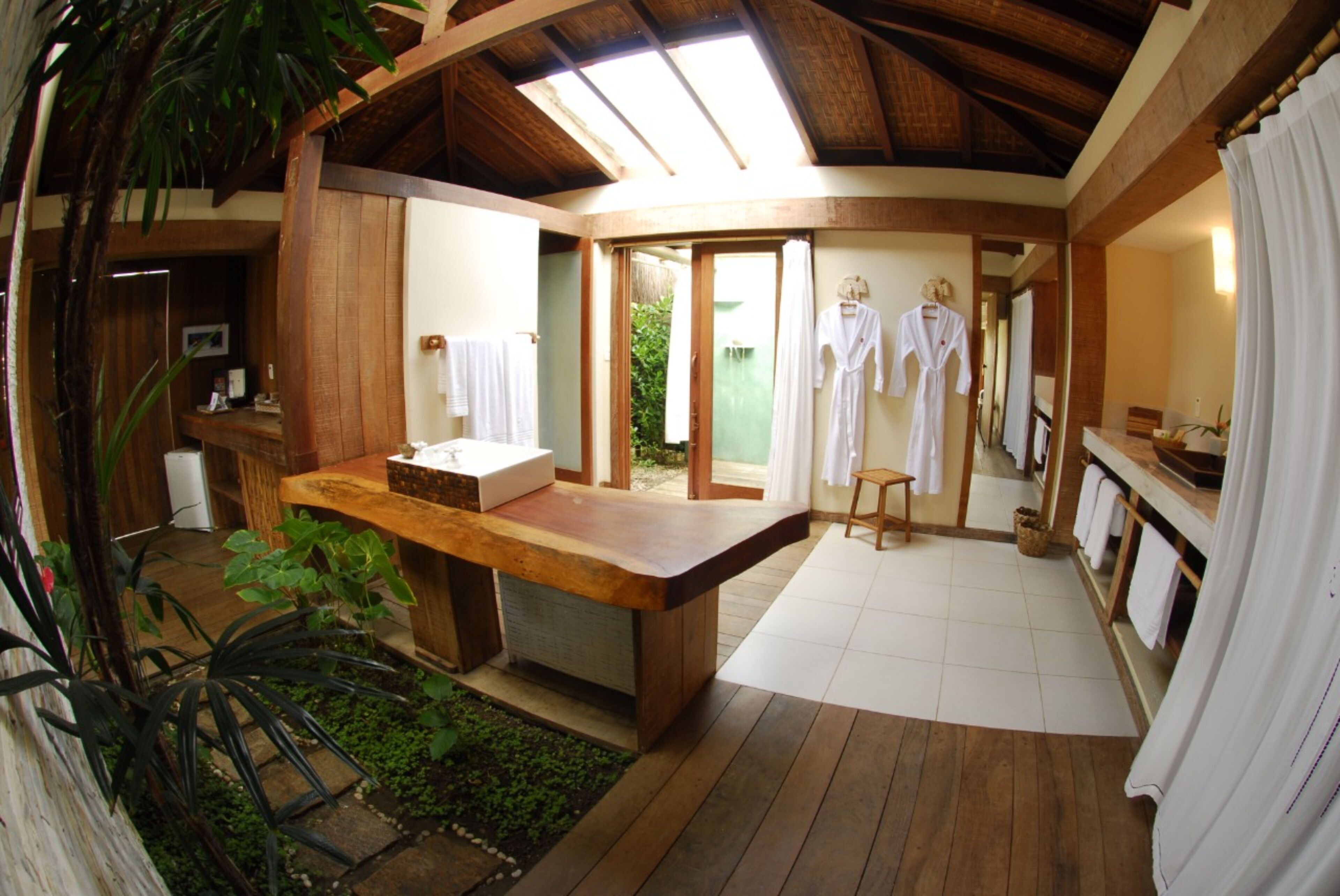 deluxe bungalow | bathroom | free toiletries, hair dryer, bathrobes, towels