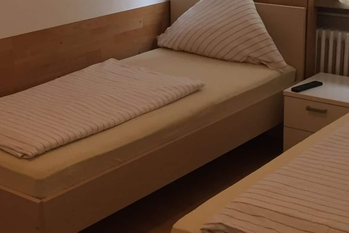Triple Room | Desk, iron/ironing board, free WiFi