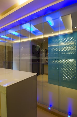 Deluxe Room, 1 Double Bed | Minibar, in-room safe, desk, iron/ironing board