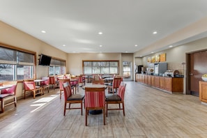 Free daily buffet breakfast