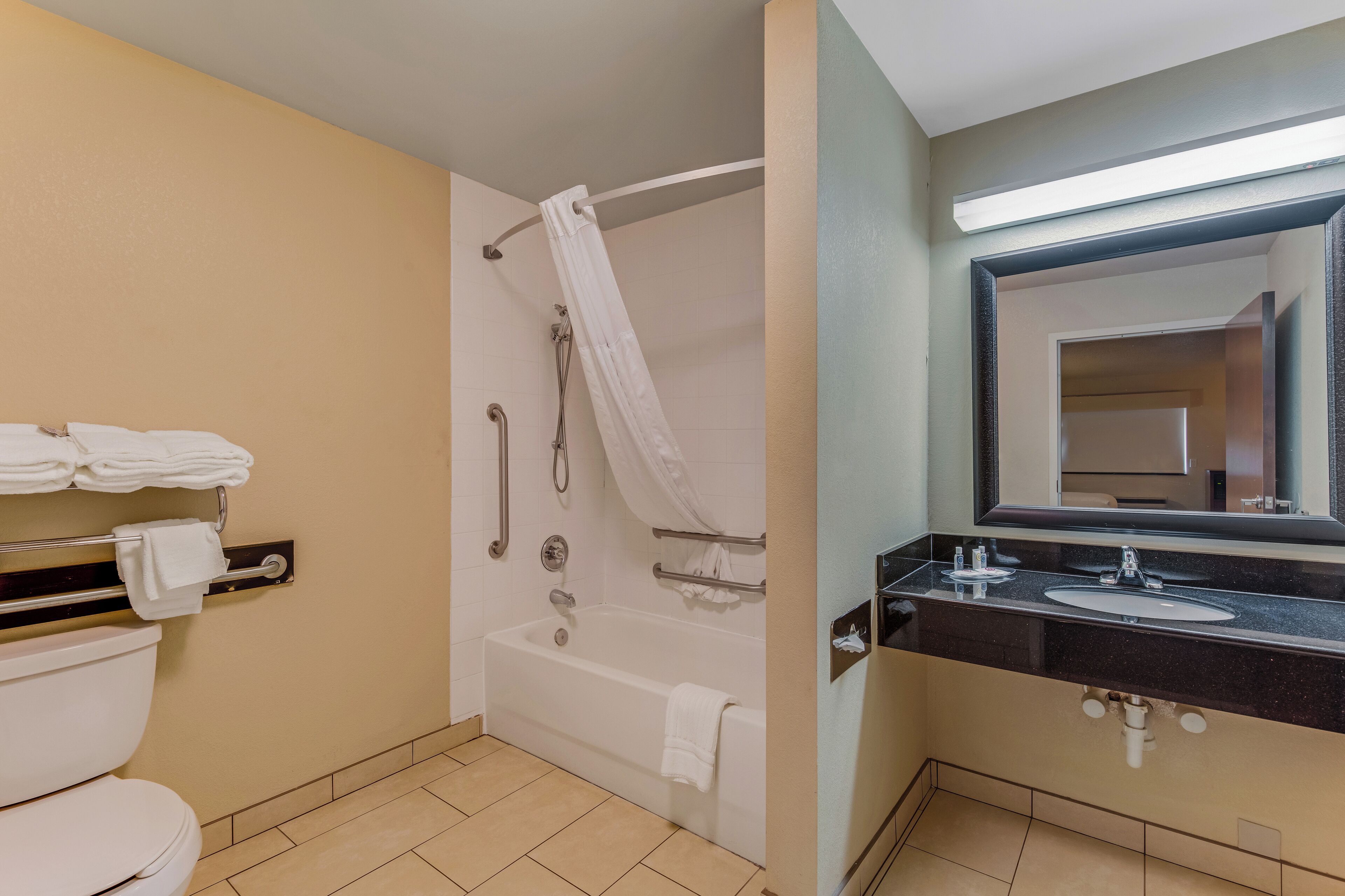 accessible 2 doubles with sofabed non smoking | bathroom | combined shower/bathtub, free toiletries, hair dryer, towels