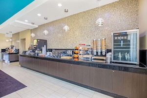 Desayuno bufé gratuito y diario