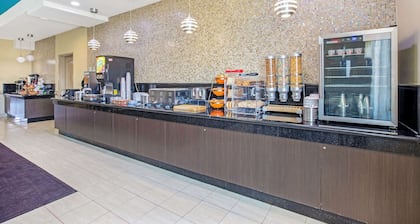 La Quinta Inn & Suites by Wyndham Corpus Christi Airport