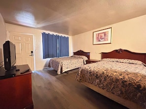 WiFi (free), bed sheets - Executive Lodge Inn Stockton CA (Stockton)