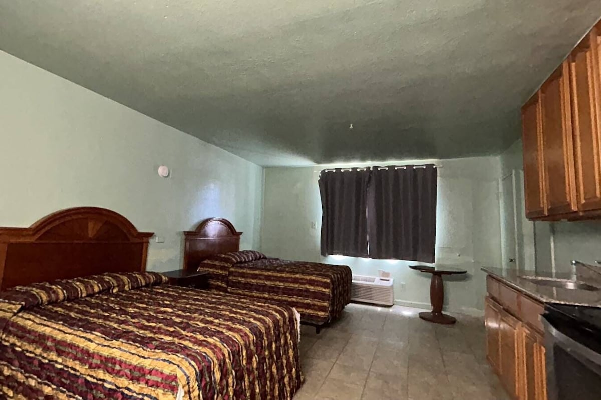 Room, 2 Double Beds, Kitchenette | WiFi (free), bed sheets