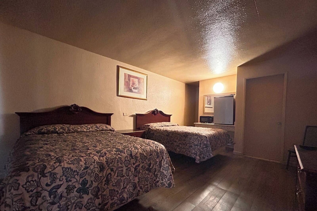 WiFi (free), bed sheets