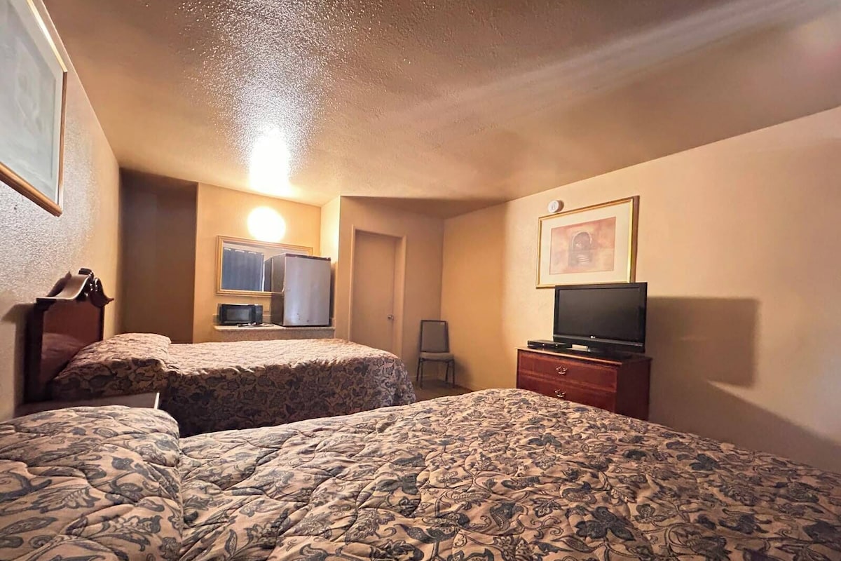 WiFi (free), bed sheets