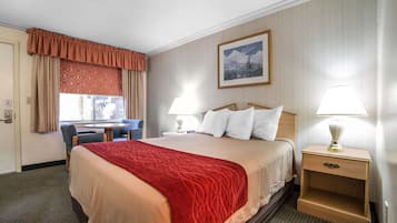 Standard Room, 1 Queen Bed, Non Smoking | Premium bedding, desk, soundproofing, iron/ironing board