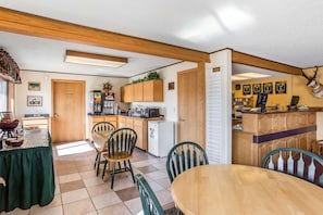 Free daily continental breakfast - Rodeway Inn Pronghorn Lodge (Lander)
