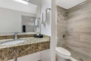 Sviitti, 1 suuri parisänky, tupakointi kielletty | Vauvansängyt, ilmainen Wi-Fi, vuodevaatteet