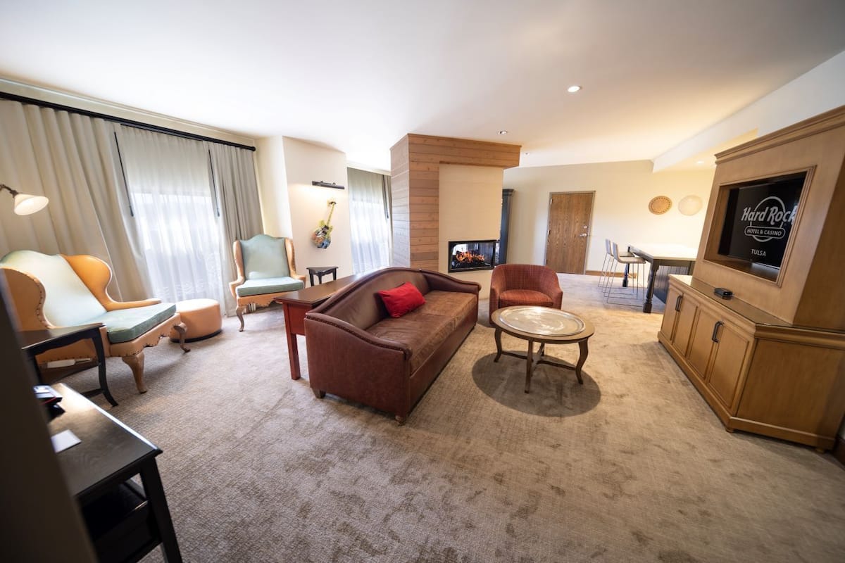 Zimmersafe, Schreibtisch, laptopgeeigneter Arbeitsplatz