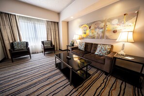 Suite, Tower (Rock 'N' Roll Suite Hard Rock Tower) | Living area | 40-inch TV with cable channels, pay movies