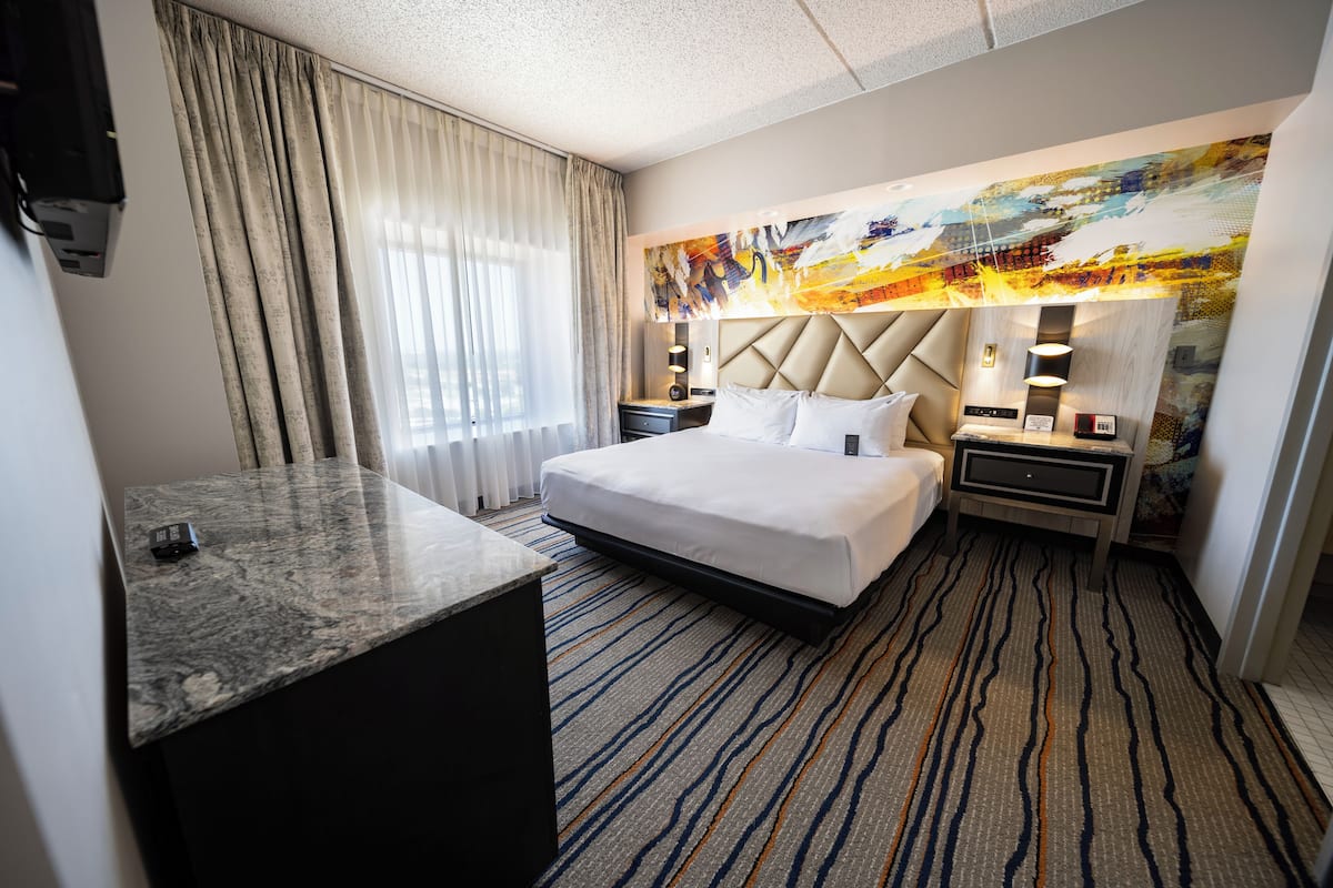 Suite, 1 King Bed, Tower (Hard Rock) | In-room safe, desk, laptop workspace, blackout curtains