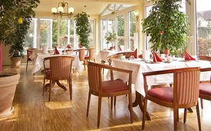 Dining - Hotel Am Lunik Park (Hohen Neuendorf)