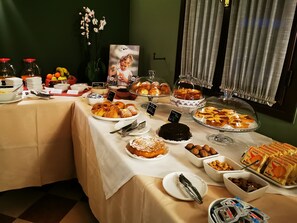 Breakfast buffet - Hotel Scala (Treviso)