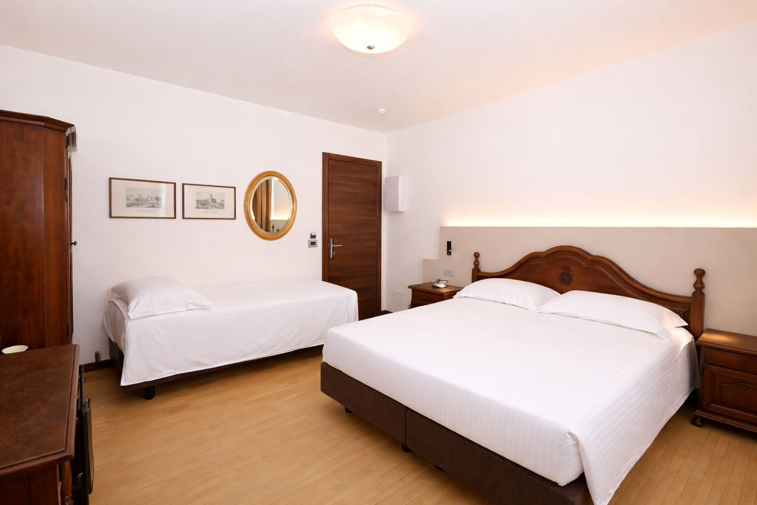 Superior with Extra Bed | Bathroom | Shower, hair dryer, bidet, towels