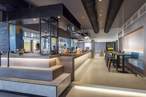 2 bars/lounges, poolside bar