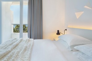 ห้องซูพีเรียดับเบิล, ระเบียง, วิวทะเล | ตู้นิรภัยในห้องพัก, โต๊ะทำงาน, ห้องเก็บเสียง, Wi-Fi ฟรี