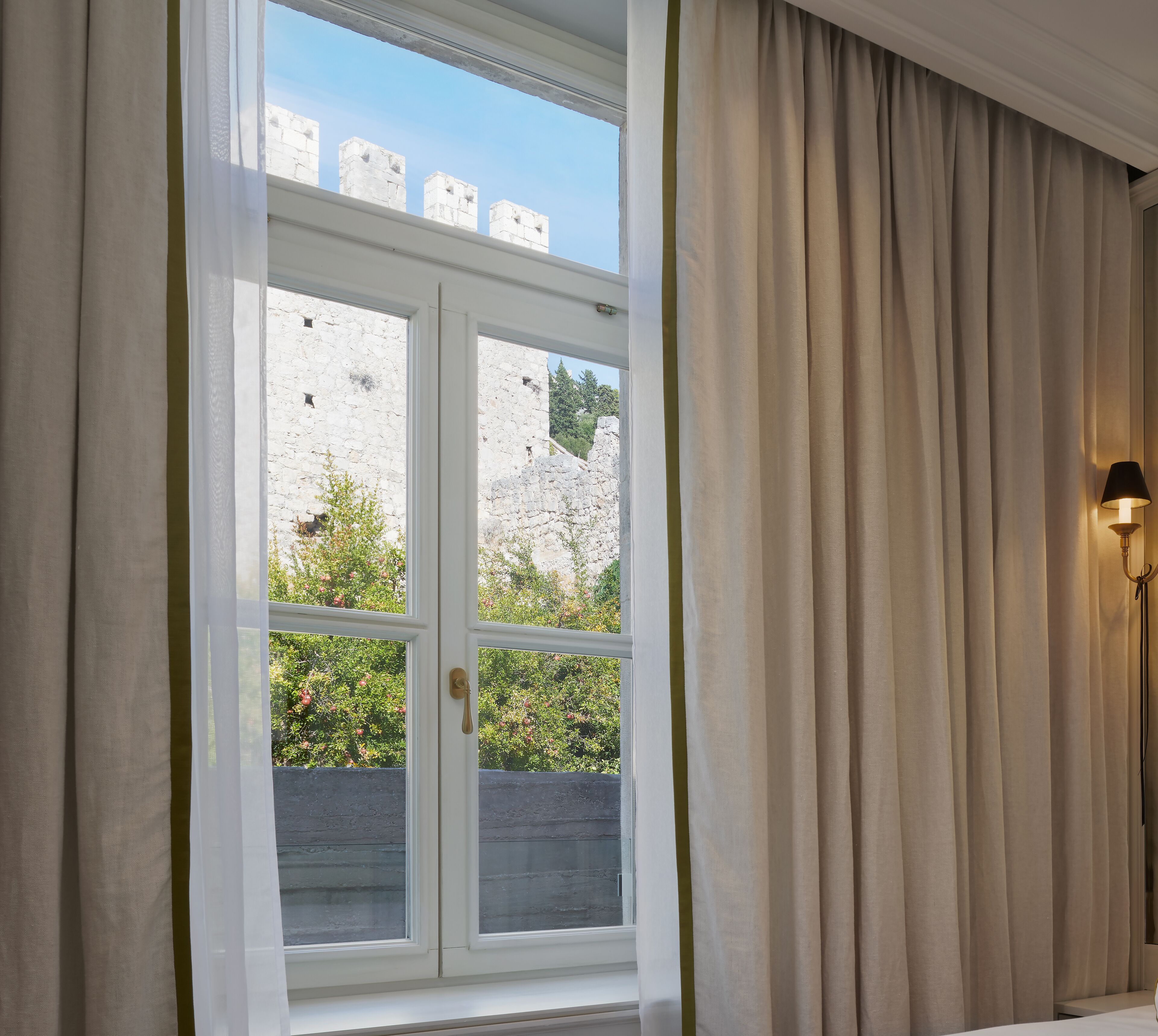 deluxe suite, city view | city view