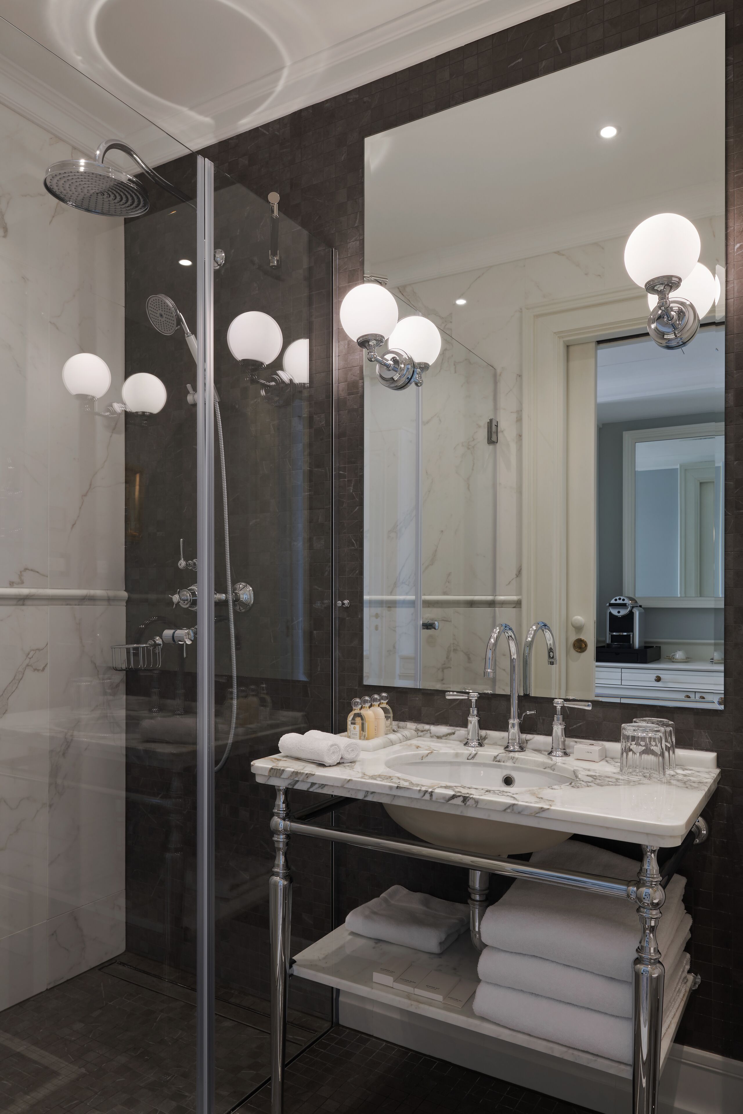 presidential penthouse, balcony, sea view | bathroom | combined shower/bathtub, free toiletries, hair dryer, bathrobes