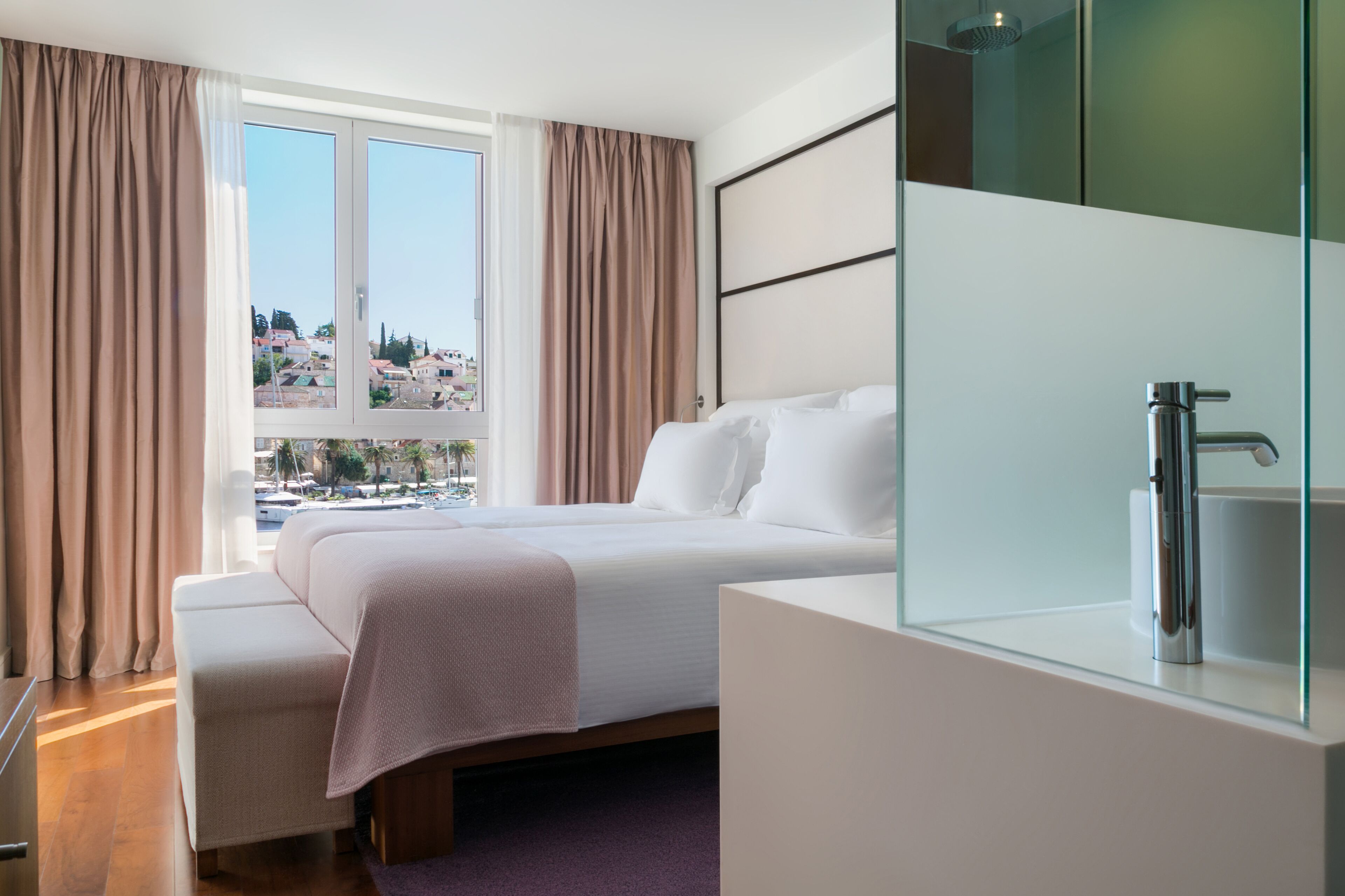 superior room, sea view | minibar, in-room safe, desk, free wifi