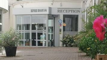 Parking (toeslag) kost EUR 9.00 per dag