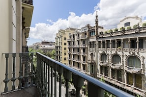 Double or Twin Room, Balcony | Minibar, in-room safe, desk, blackout drapes - Room Mate Carla, Barcelona (Barcelona)