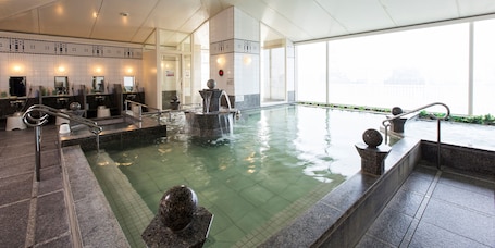 Sauna, hot tub, hot springs, massages. Hotel Monterey Edelhof Sapporo