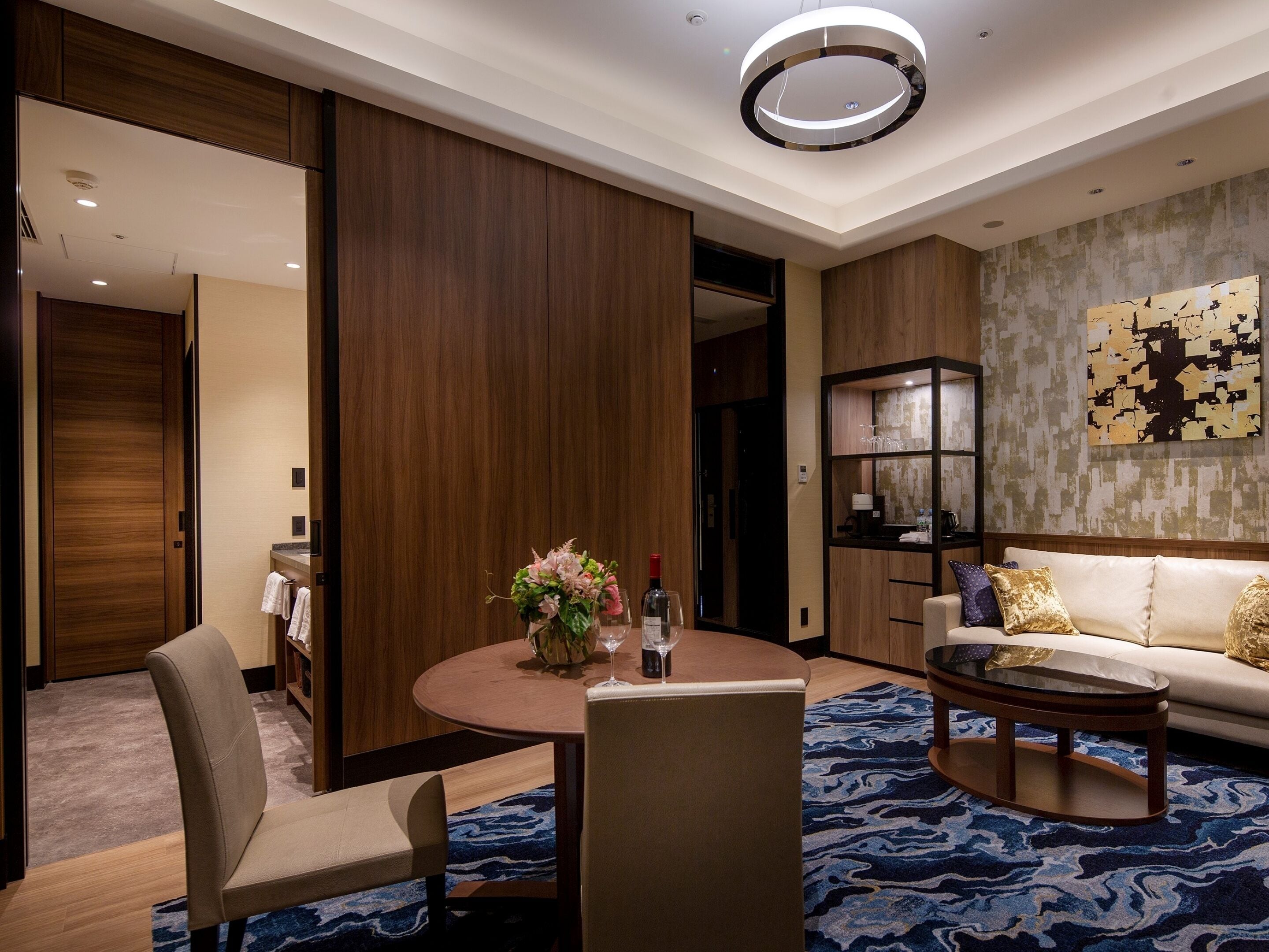 [22nd premium floor] premium suite room, non smoking | living area | 22-inch led tv with digital channels, tv, pay films