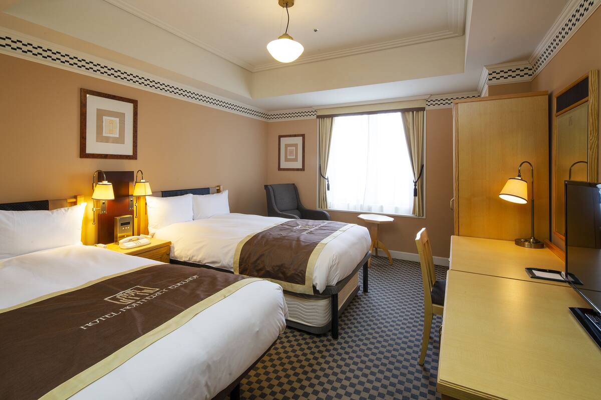 ห้องสแตนดาร์ดทวิน, ปลอดบุหรี่ (16th - 21st floors, for two people) | เครื่องนอนระดับพรีเมียม, ผ้านวมขนเป็ด, โต๊ะทำงาน, ผ้าม่านกันแสง