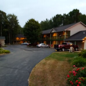 المنشأة من الخارج