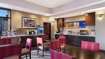 Free daily continental breakfast