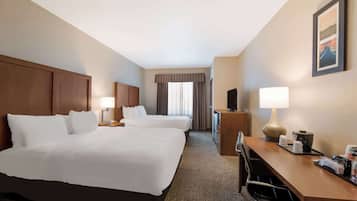 Habitación, 2 camas de matrimonio, accesible para personas con discapacidad, no fumadores | Ropa de cama de alta calidad y cortinas opacas