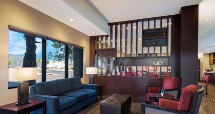 Comfort Inn & Suites Las Vegas - Nellis