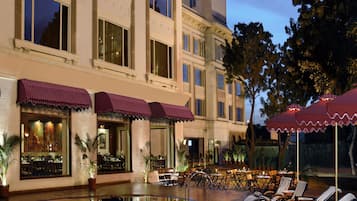 Outdoor pool, pool loungers