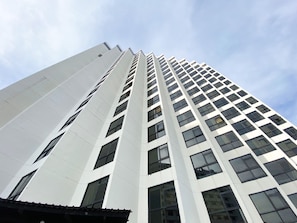 Front of property - The Seasons Pattaya (Pattaya)