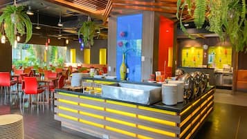 Breakfast, lunch, dinner served; international cuisine