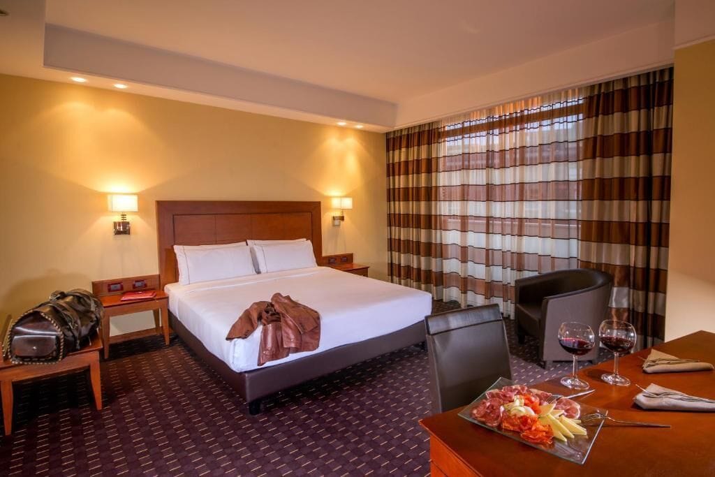 Couette en duvet d'oie, minibar, coffres-forts dans les chambres, bureau