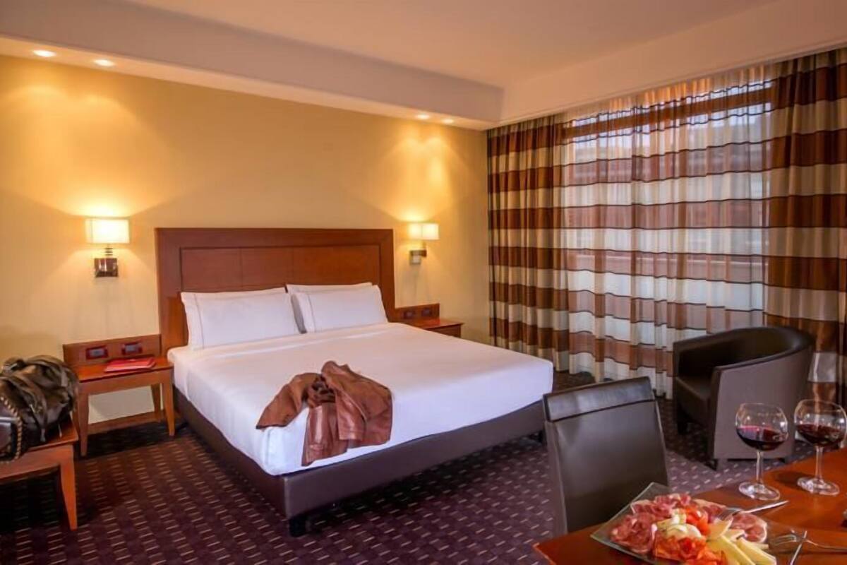 Down comforters, minibar, in-room safe, desk