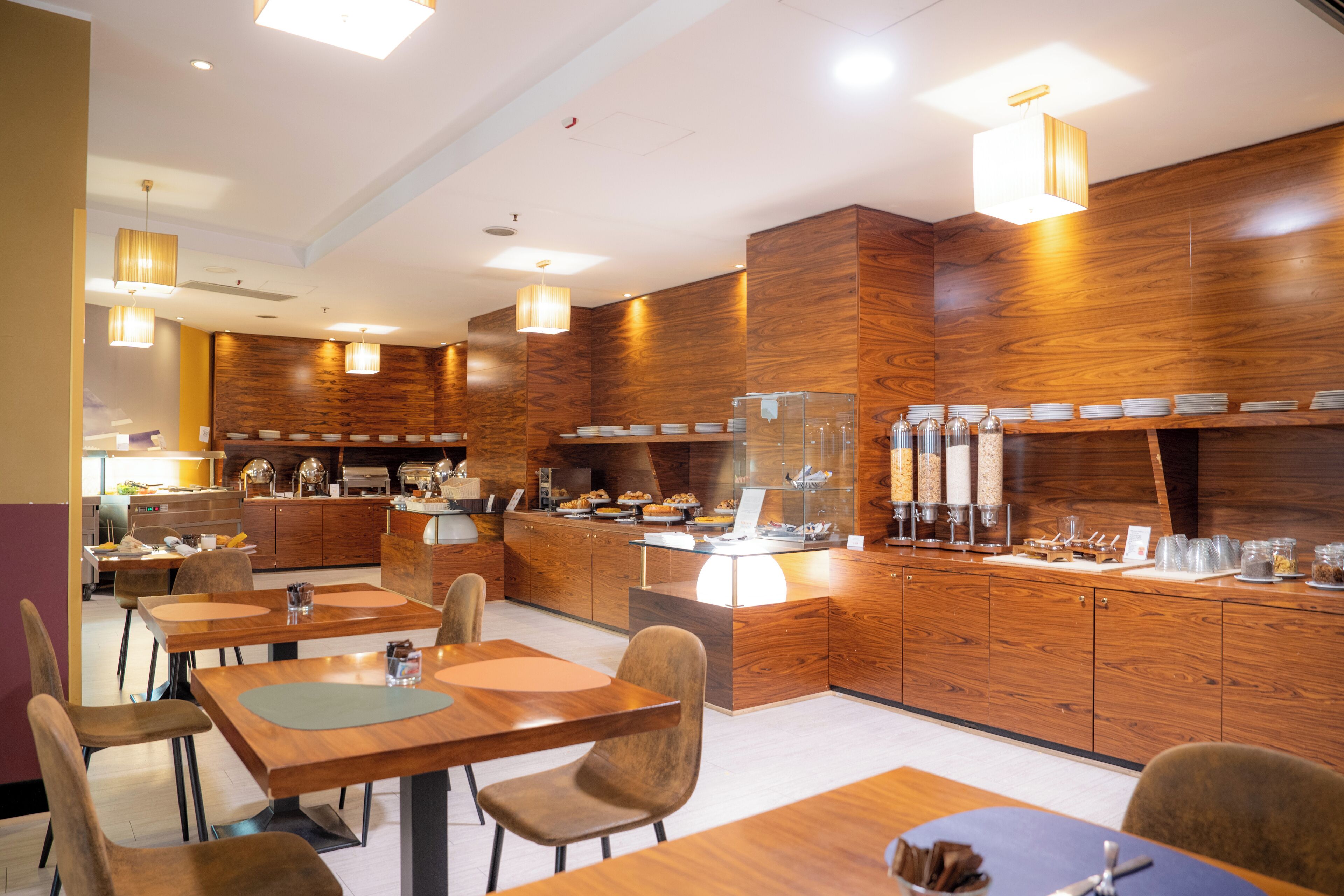 Daily buffet breakfast (EUR 15 per person)