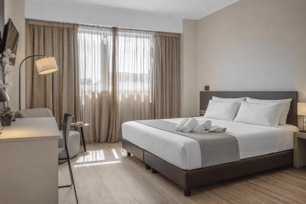 Couette en duvet d'oie, minibar, coffres-forts dans les chambres, bureau