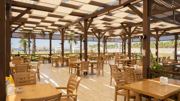 8 restaurants, breakfast, lunch, dinner served; Turkish cuisine